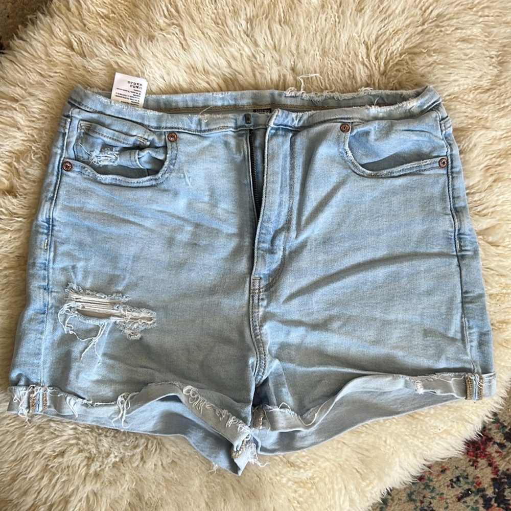 AE High Rise Midi Shorts